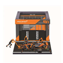 Bburago比美高 1:43 麥拿侖 F1 Mcl38 2024 #81車賽道維修站