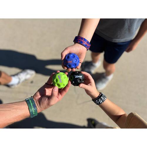 Waboba Solid Moon Ball 彈跳球牽繩版 - 隨機發貨 (單件裝)