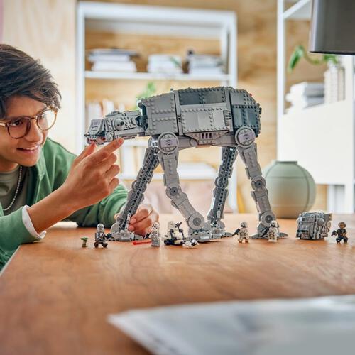 LEGO Star War Imperial Remnant AT-AT with INT-4