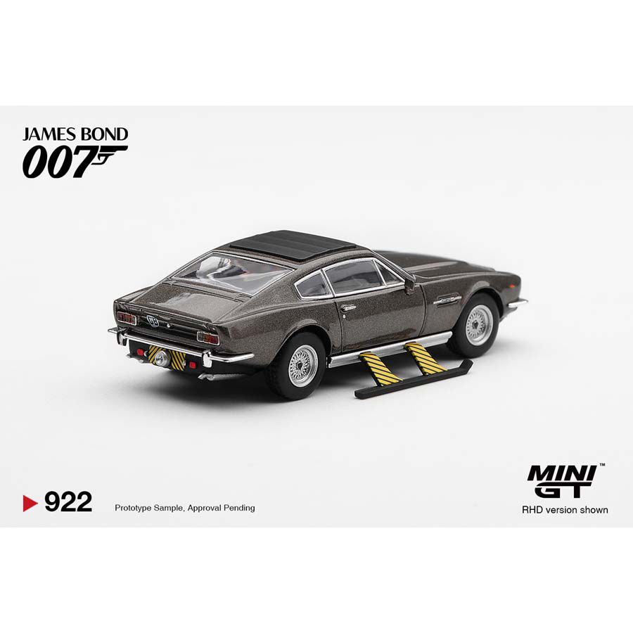 Pre-order) Mini Gt Aston Martin V8 Vantage 