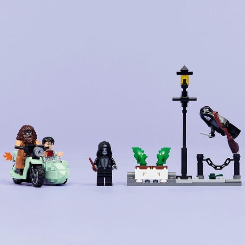 LEGO Harry Potter Hagrid & Harry's Privet Drive Escape 76459