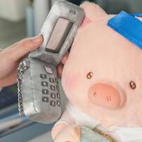 LuLu the Piggy罐頭豬 上班豬事多系列 - LuLu手機毛公仔掛件 (老闆找你) (3.5吋)