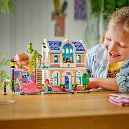 LEGO Friends Liann's Family House 42687