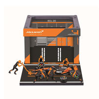 Bburago比美高 1:43 麥拿侖 F1 Mcl38 2024 #4車賽道維修站