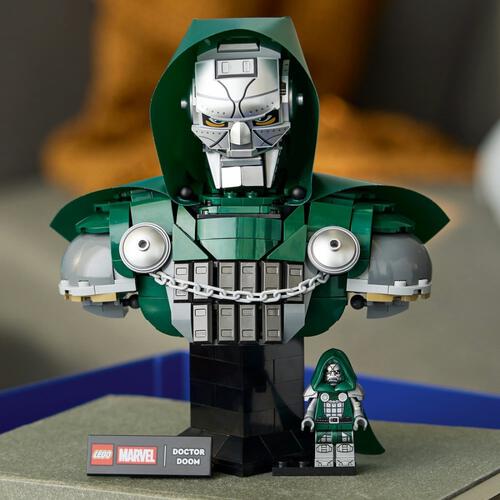 LEGO Marvel Doctor Doom Bust