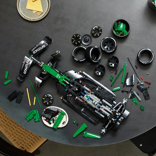 LEGO Technic Aston Martin Aramco AMR25 F1 Car 42240