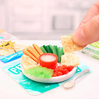 Mga's Miniverse Make It Mini Food Caf&eacute; Series 5 Blind Box - Assorted