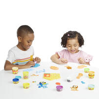 Play-Doh Bluey Make 'n Mash Costumes Playset