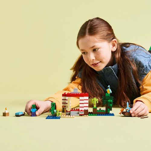 LEGO Minecraft The TNT Jungle House 21275