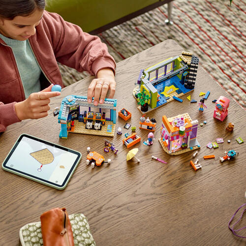 LEGO Friends Comic Book and Game Store 42674